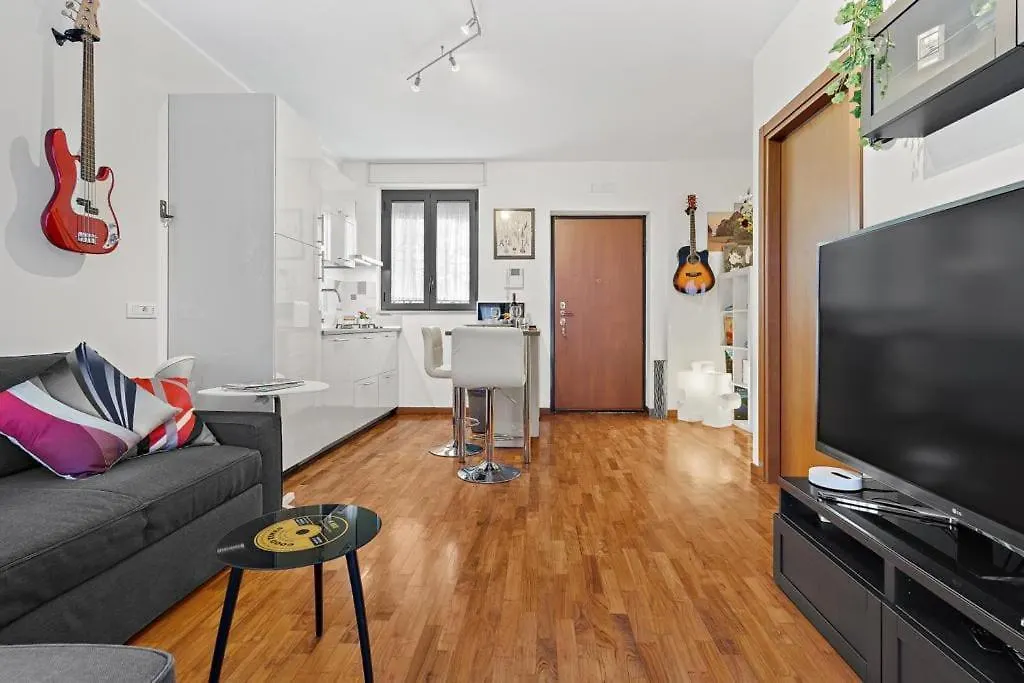 Milano-M1 Rock House Apartment Milan